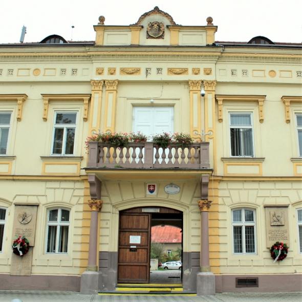 budova_mestskeho_uradu.JPG budova_mestskeho_uradu.JPG